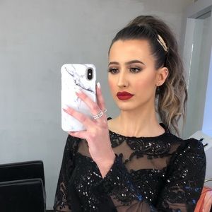 Meet your Posher, Maya